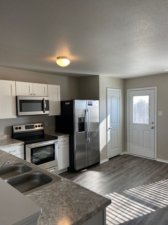 Foto del edificio - *Start 2026 Rent FREE!* Four Bedroom | Two Bathroom in Jonesboro