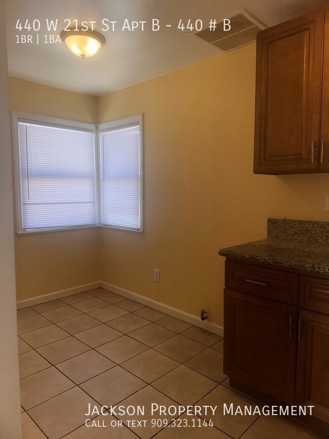 Foto del edificio - 440 W 21st St