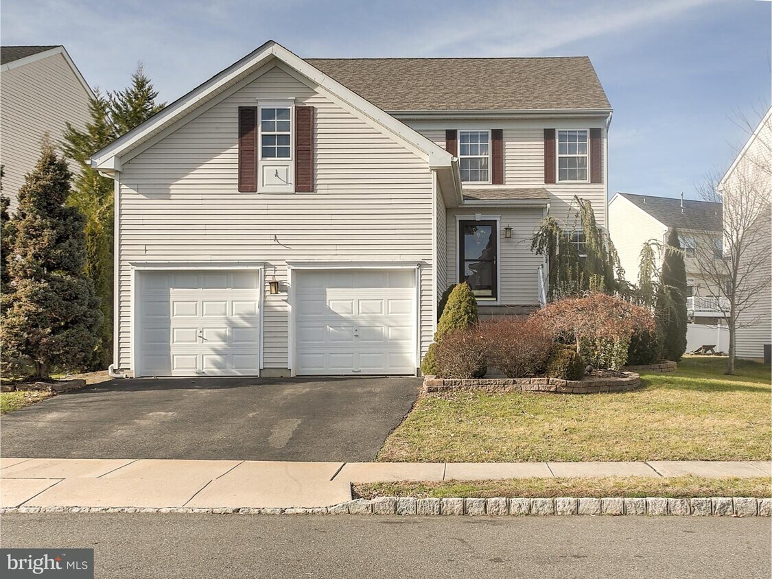 Primary Photo - 9 Greenbrook Dr