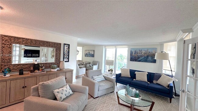 Foto del edificio - 5900 Collins Ave