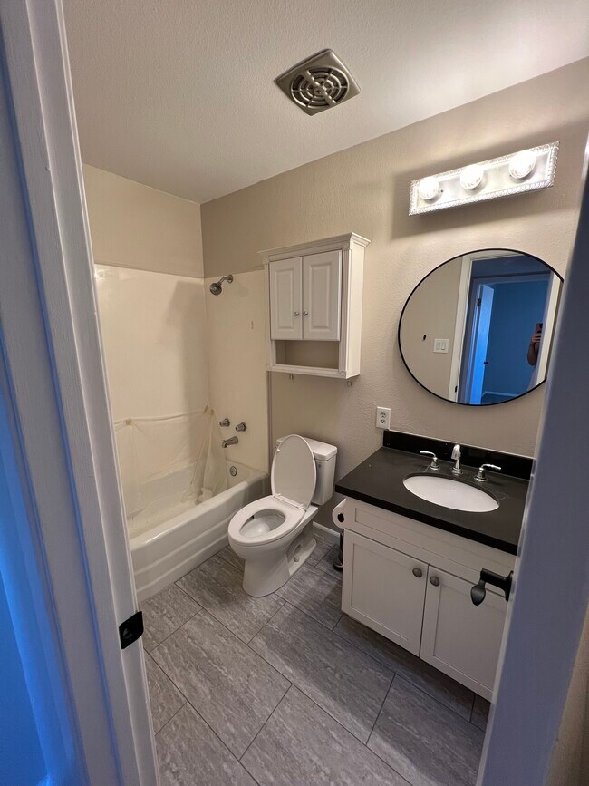Building Photo - 3810 S La Corta Dr
