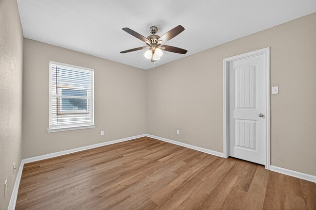 Building Photo - 5530 Casa Calvet Dr