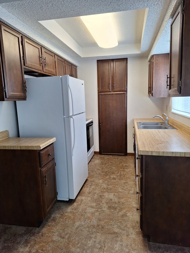 Building Photo - 1304 Galeta Ave