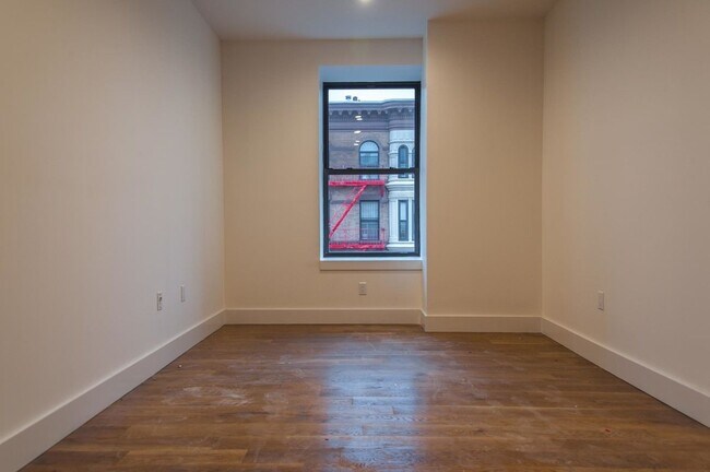 Building Photo - 436 Throop Ave