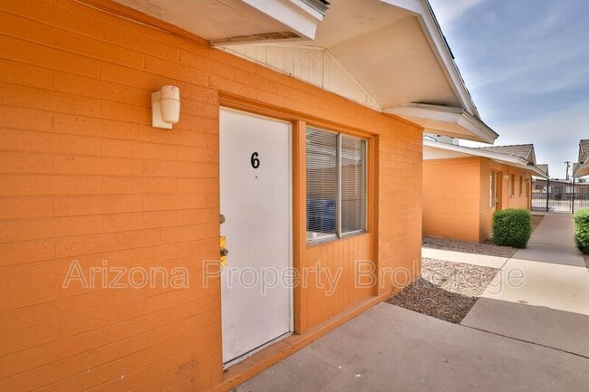 Foto del edificio - 1702 W Vogel Ave
