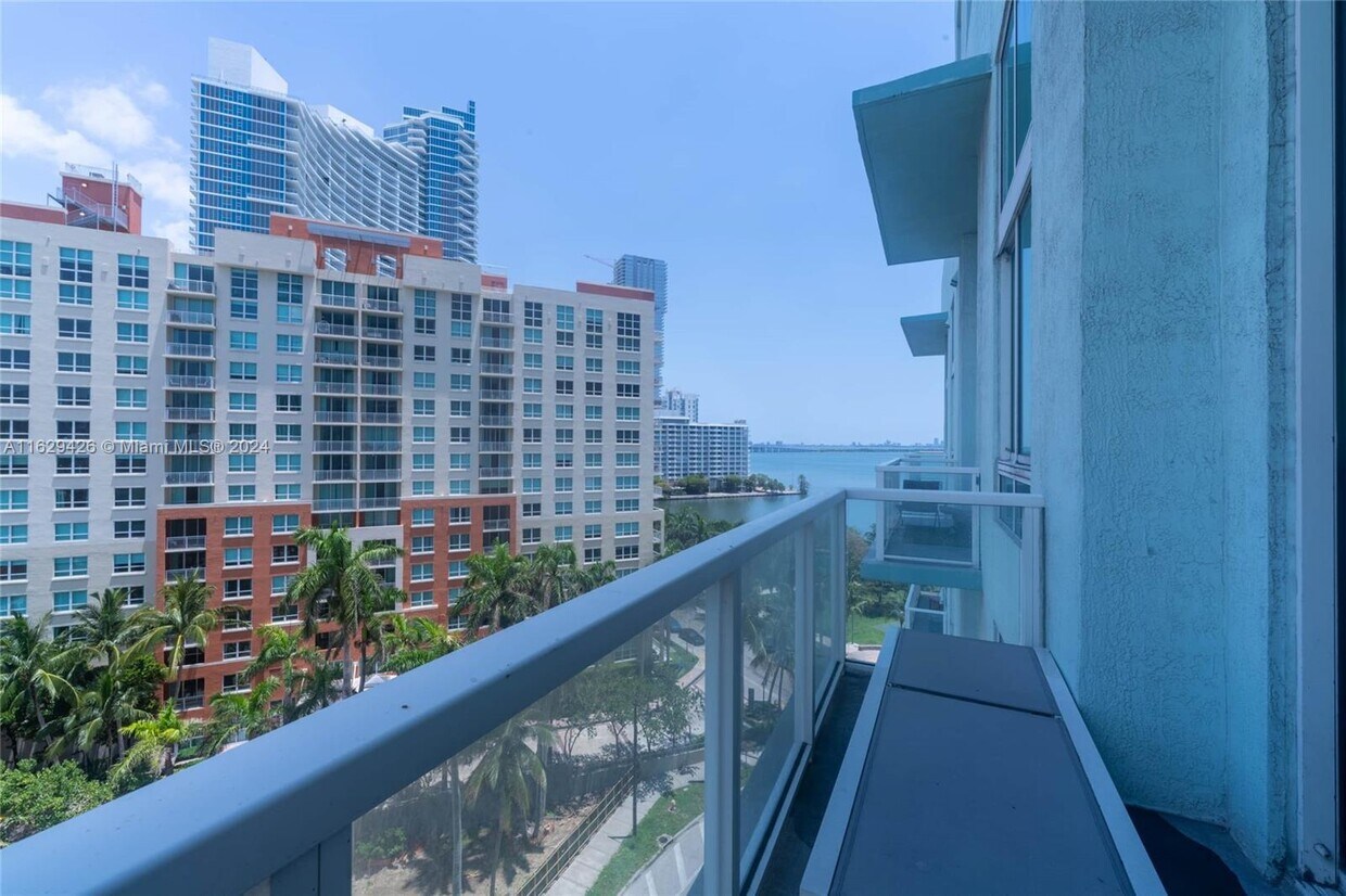 Foto principal - 1900 N Bayshore Dr