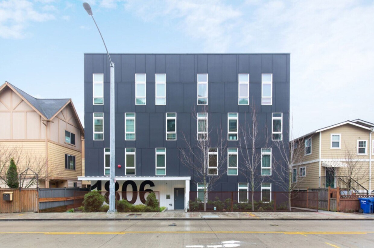 Foto principal - 1806 23rd Ave