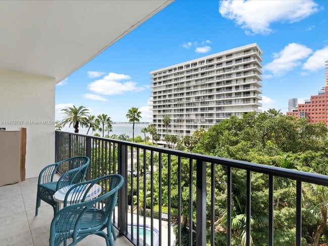 Foto del edificio - 1450 Brickell Bay Dr