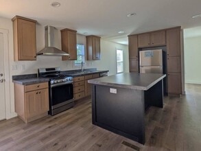 Building Photo - 5427 Edgewood Ln