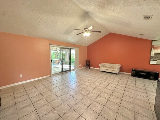 Foto del edificio - 1765 Hialeah Dr
