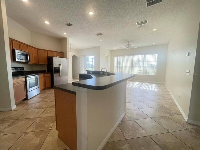 Foto del edificio - 2370 The Oaks Blvd