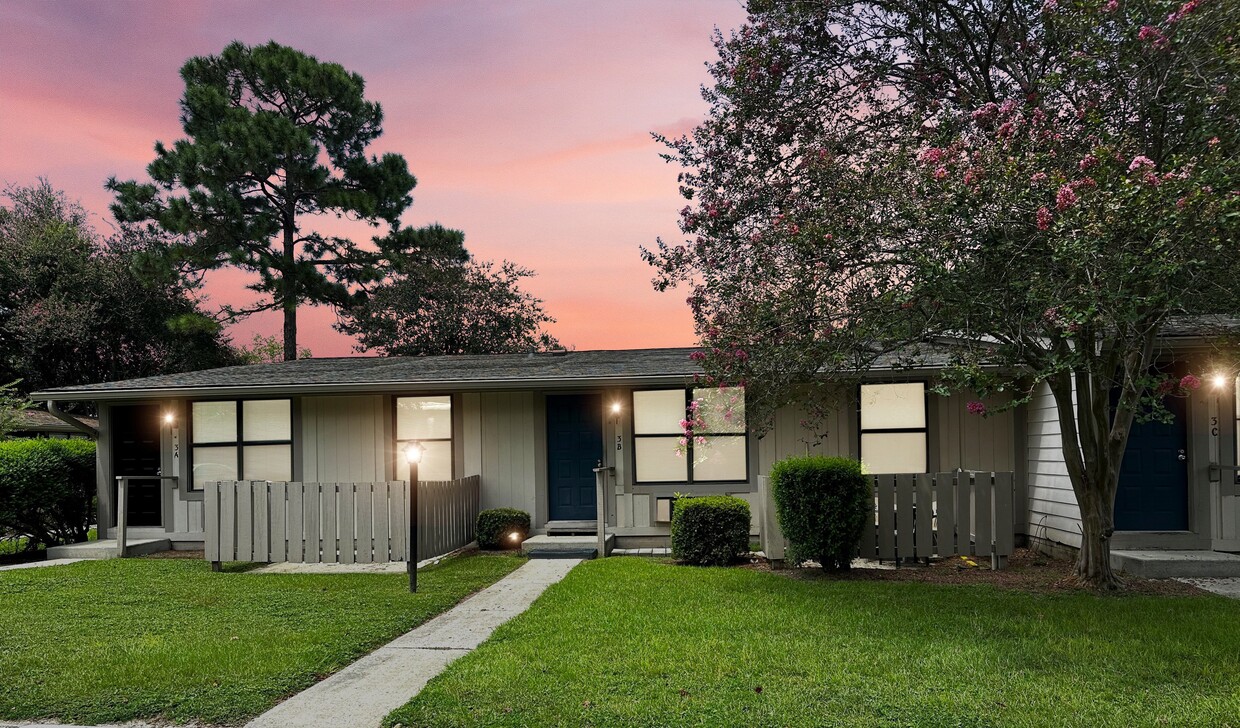 Primary Photo - Woodlands
