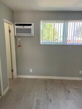 Building Photo - 20033 Saticoy St