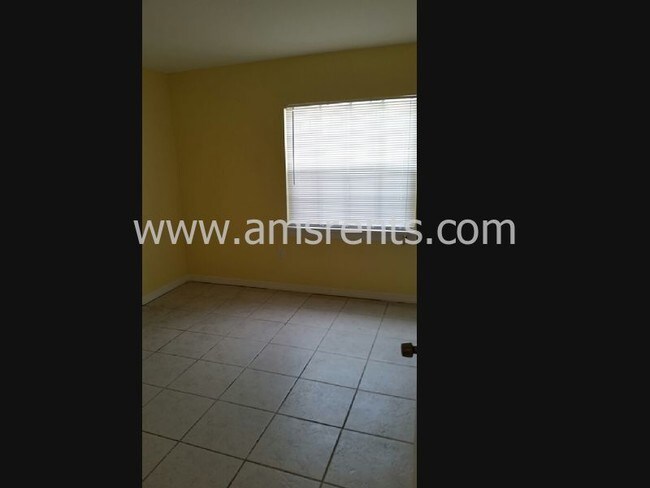 Foto del edificio - 1406 W Holden Ave