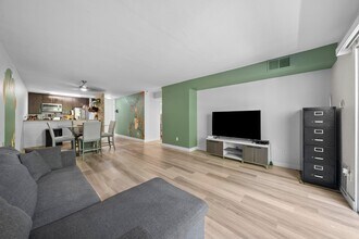 Building Photo - 1611 Hotel Cir S