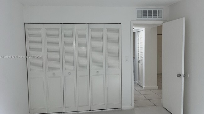 Foto del edificio - 8860 Fontainebleau Blvd