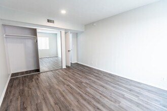 Interior Photo - 3537 Clarington Ave