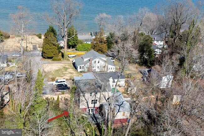 Building Photo - 1611 Avenue B