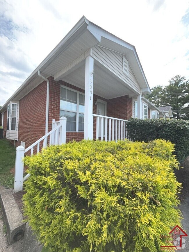 Building Photo - 304 Oriole Dr