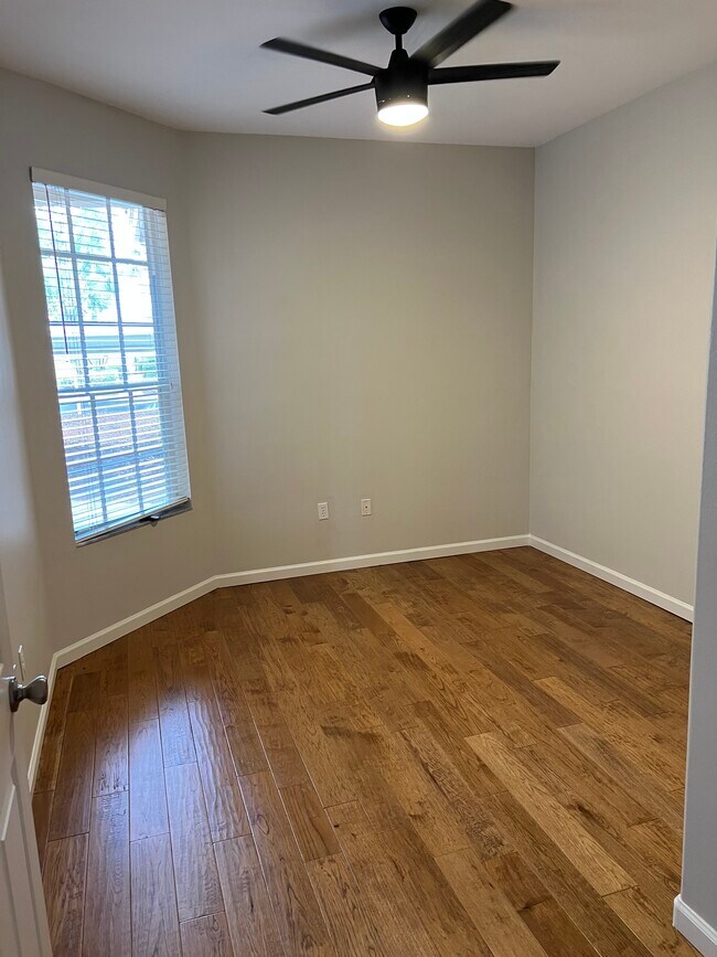 Foto del edificio - 407 Enclave Pl
