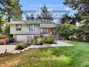 Building Photo - 1049 S Primrose Ln