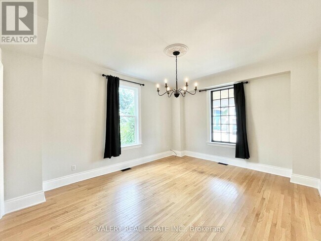 Building Photo - 92 Nassau St