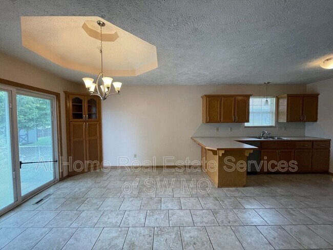 Foto del edificio - 4739 W Burbank St