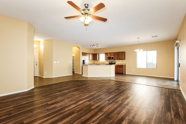 Foto del edificio - 15221 N 177th Dr