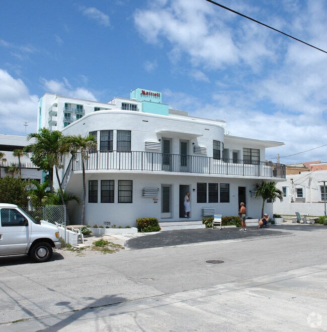 Building Photo - 325 Roosevelt St