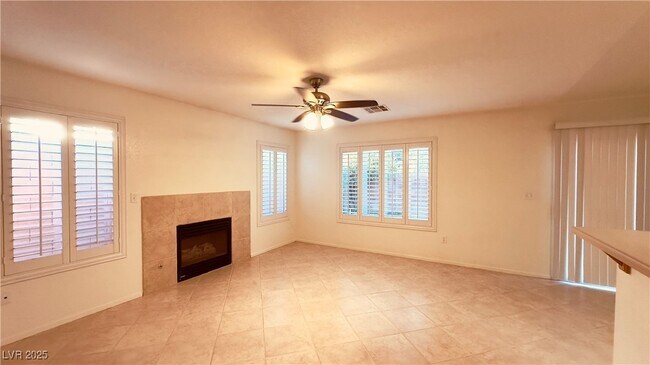 Foto del edificio - 1576 Comfort Hills St