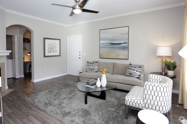 1BR, 1BA - 880 SF - Retreat at Park Meadows
