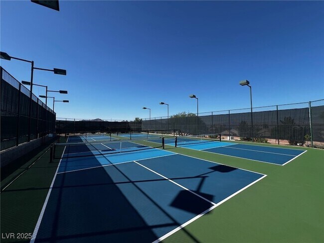 Foto del edificio - 2541 Cosmic Dust St