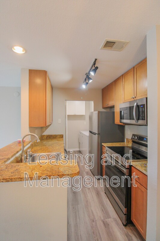 Foto del edificio - 271 Alexandra Dr