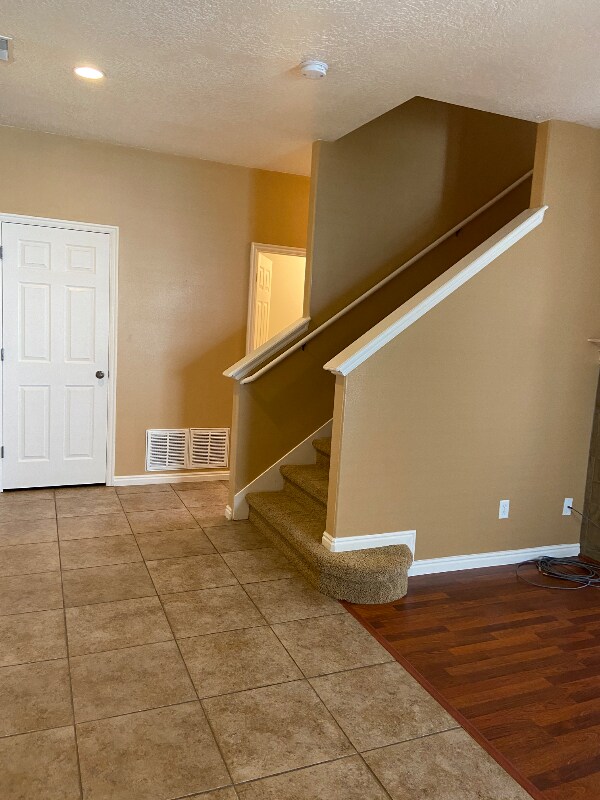 Foto del edificio - 1349 2910 N