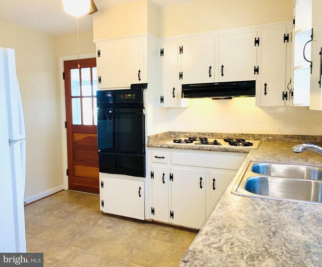 Foto del edificio - 125 Hillcrest Dr