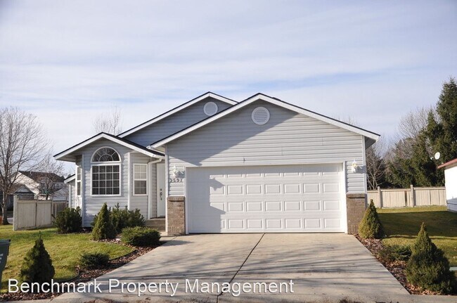 Foto del edificio - 3 br, 2 bath House - 2597 W. Chaumont Lane