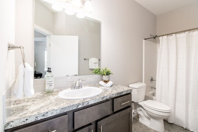 Foto del edificio - 55+ Community for Lease