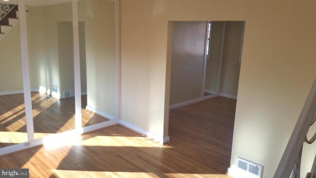 Building Photo - 3612 Winona St
