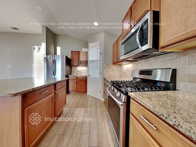 Building Photo - 78 Fallen Oak Tr