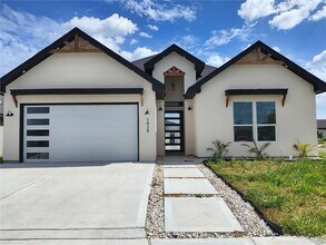Building Photo - 1028 W Ramses Ln