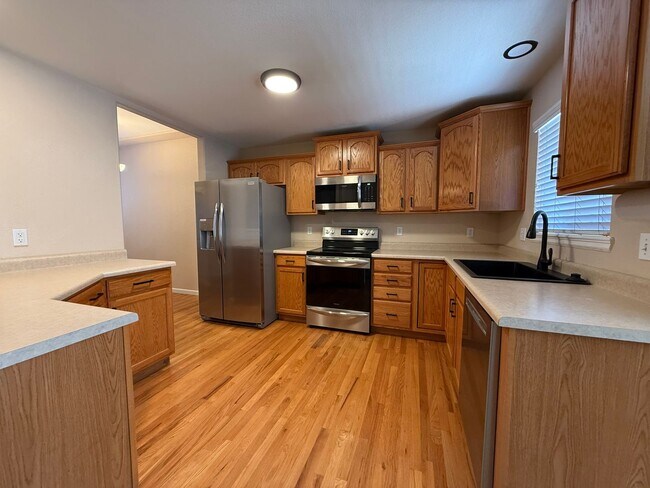 Foto del edificio - 2 bedroom, 2 1/2 bath condo in the NORTHEAST side of Colorado Springs