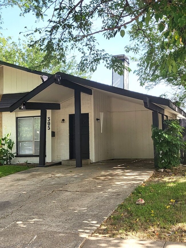 Building Photo - 305 Trinidad Dr