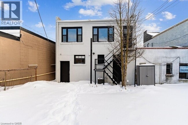 Building Photo - 598 Upper James St