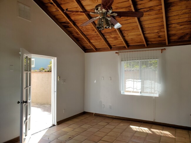 Bonus room - 2409 Frey Ave