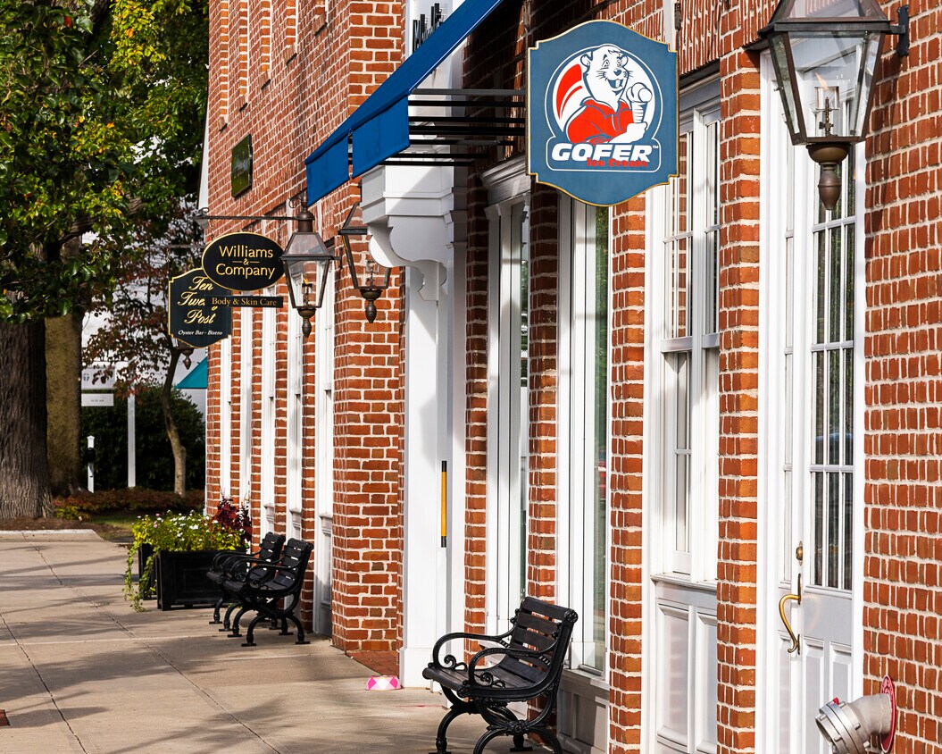 Foto principal - 1020 Boston Post Rd