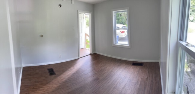 Building Photo - 13 Foster St