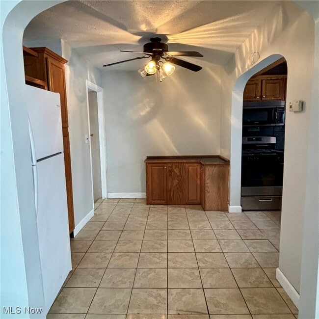 Building Photo - 35 E Faith St