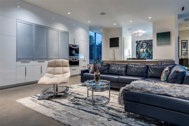 Photo - 2300 N Carroll Ave House