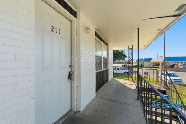 Foto del edificio - 736 Courthouse Rd