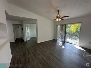 Building Photo - 4844 N State Rd 7
